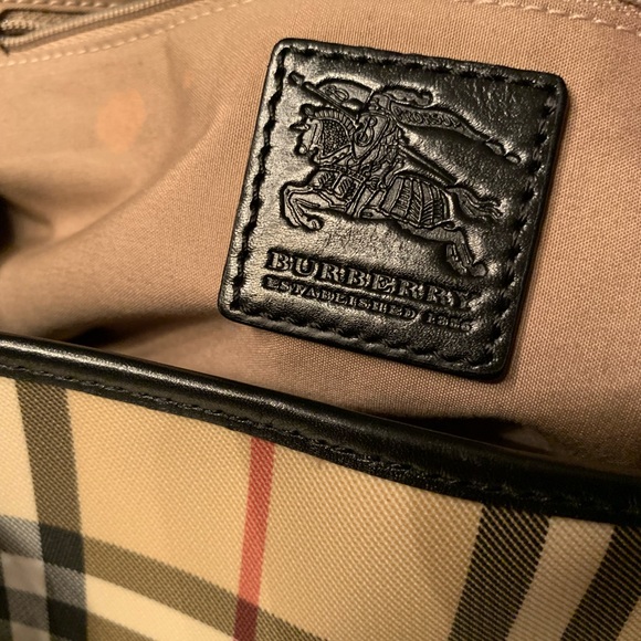 Burberry - Picture 13 of 16